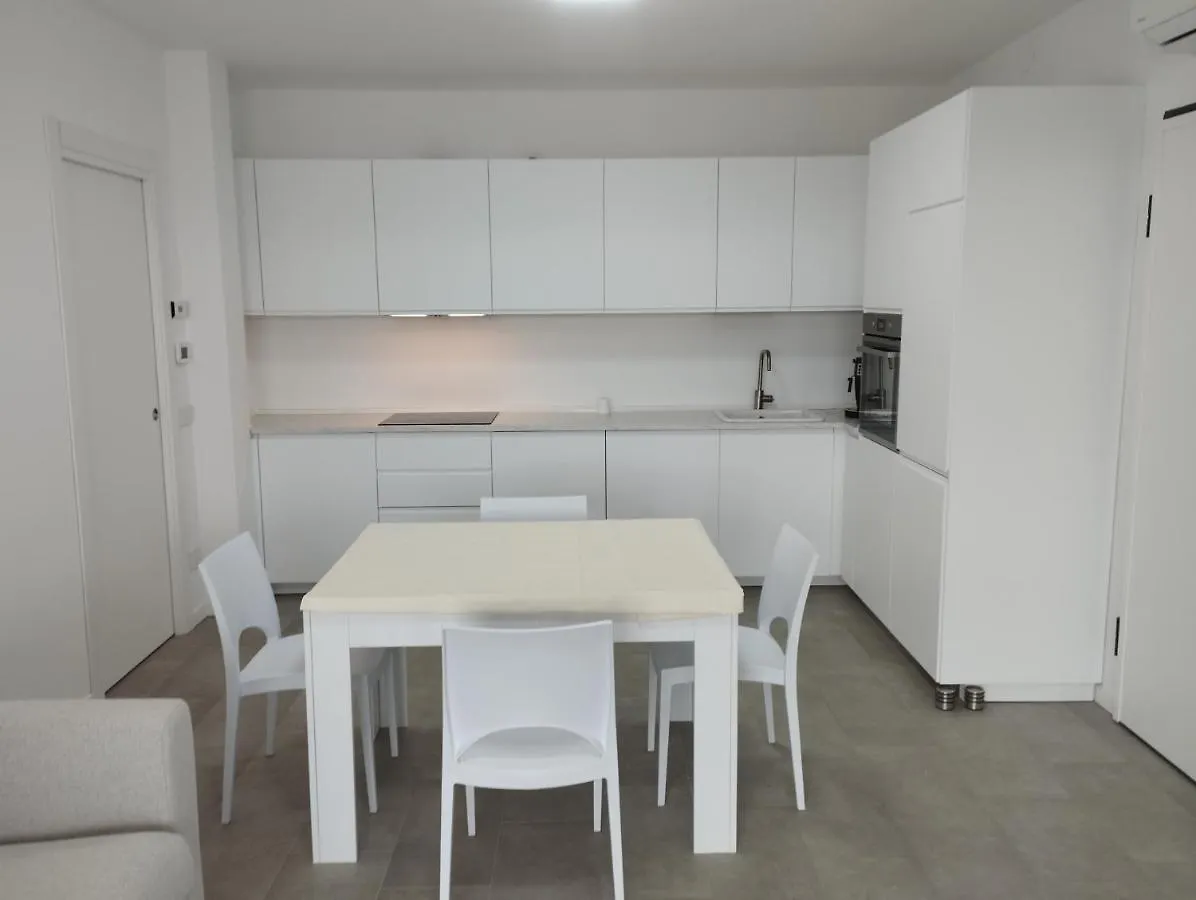 Opalia Residence - Wonderful Garda Lake View Apartment 페스키에라델가르다